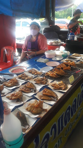 Opinii despre ตลาดผู้ใหญ่กุ่ย în อำเภอบางละมุง - การบริการอาหารและที่พัก