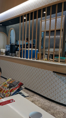 Sushi Hiro - การบริการอาหารและที่พัก