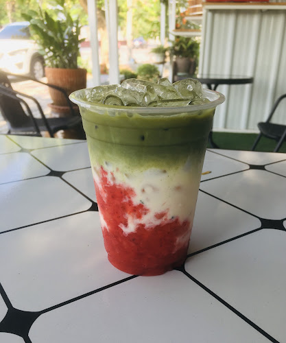 Opinii despre ชื่นใจ คาเฟ่ กาแฟสด แหลมฉบัง în อำเภอศรีราชา - การบริการอาหารและที่พัก