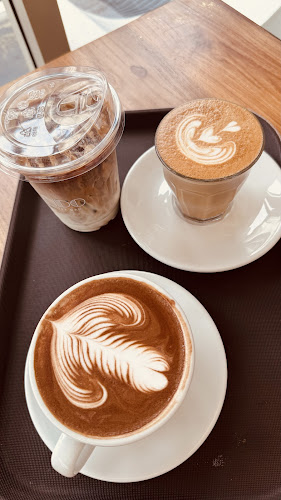 MONDO Espresso & Tea Bar - การบริการอาหารและที่พัก