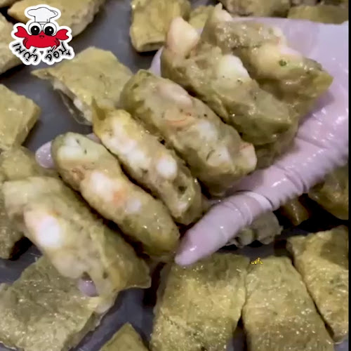 เมญ่า หอยจ๊อปู & เนื้อปูแกะ ระยอง