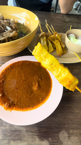 ร้านก๋วยเตี๋ยวหมูแม่นิ่ม