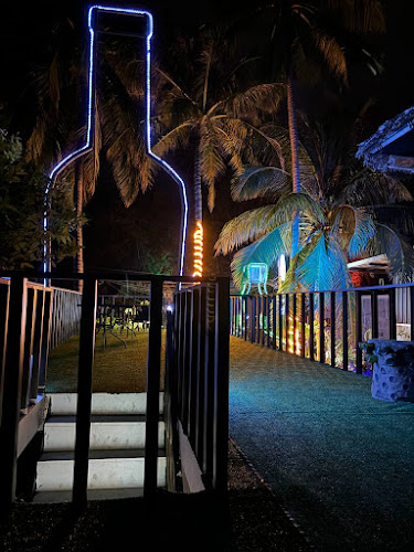 Bottle Bar Phuket - การบริการอาหารและที่พัก