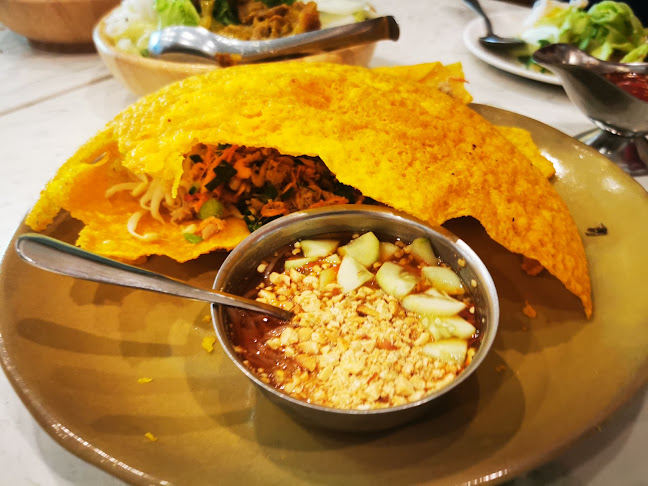 บ้านดั่ง - การบริการอาหารและที่พัก