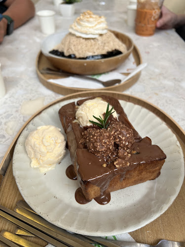 99 ถ. เยาวราช ตำบลตลาดเหนือ อำเภอเมืองภูเก็ต ภูเก็ต 83000