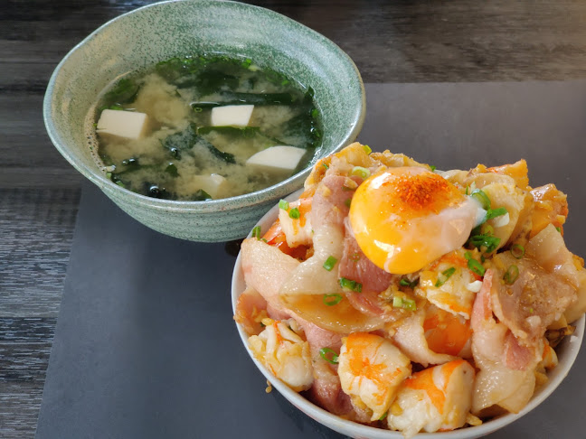 Opinii despre Hashi Japanese Restaurant & Izakaya în Hadyai - การบริการอาหารและที่พัก