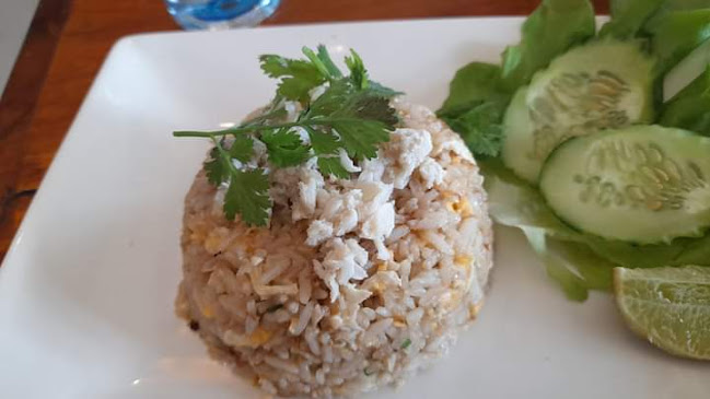 บ้านปักษา - การบริการอาหารและที่พัก