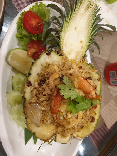 PhumPhor Coffee​ Restaurant​ ภูมิพ่อ คอฟฟี่เรสเตอรองท์ - การบริการอาหารและที่พัก