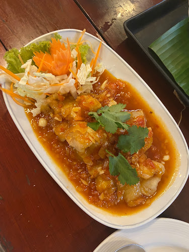 Comentarii opinii despre Red Chair