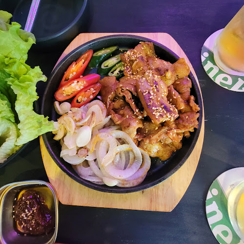 คอมเบโพจา GeonbaePocha Korean Restaurant - การบริการอาหารและที่พัก