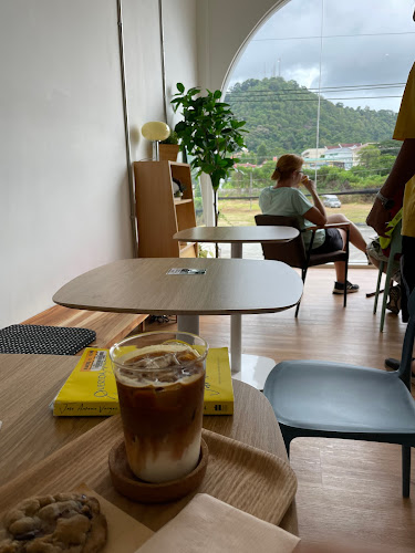 RestDay Coffee Bar & Bake House - การบริการอาหารและที่พัก