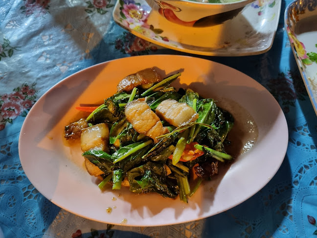 ข้าวต้มเจ๊นิต - การบริการอาหารและที่พัก