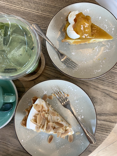 The Company - การบริการอาหารและที่พัก