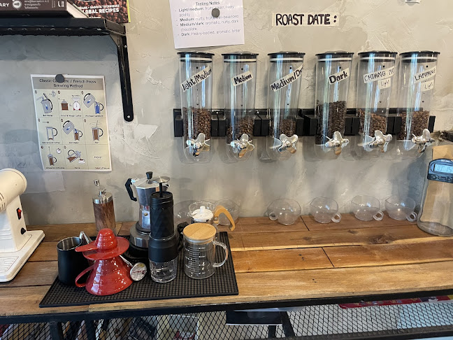 Comentarii opinii despre Jitphirom Coffee Roastery (Oldies)