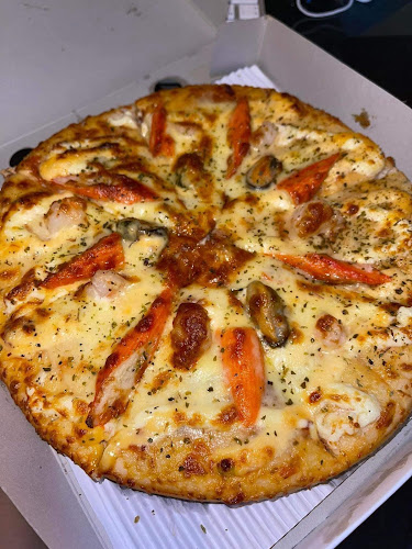 ลินดาเฮ้าส์ (ร้านพิซซ่า) - การบริการอาหารและที่พัก