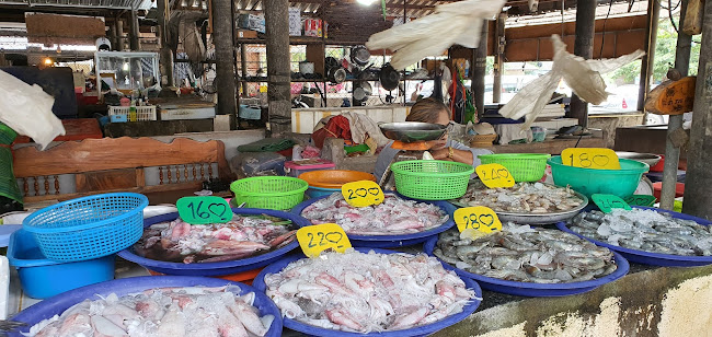 G3F4+25Q, Laemdin market Chaweng, อำเภอเกาะสมุย สุราษฎร์ธานี 84320