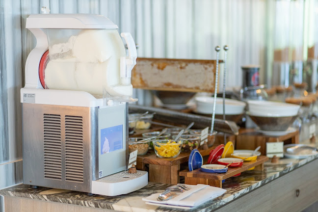 18 ถนน กะตะน้อย ตำบล กะรน อำเภอเมืองภูเก็ต ภูเก็ต 83100