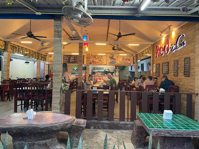 Opinii despre Red Chair în อำเภอเมืองภูเก็ต - การบริการอาหารและที่พัก