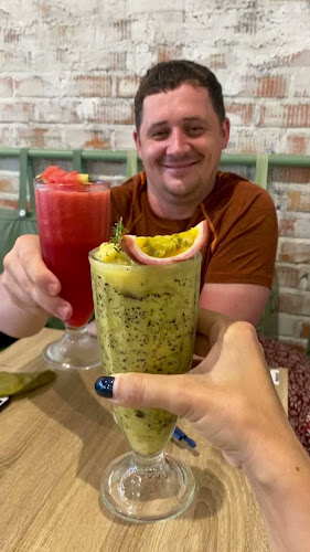 FIVE Loaves Burgers & Cafe’ - การบริการอาหารและที่พัก