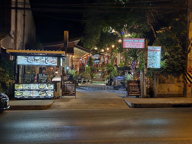 Charming Restaurant - การบริการอาหารและที่พัก