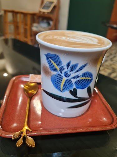 ชูว์ครัวซองต์ - การบริการอาหารและที่พัก