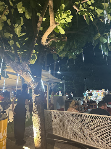 MINT Bar & Restaurant - การบริการอาหารและที่พัก