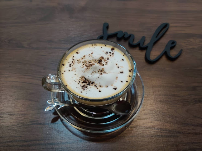 PAPA & MAMA CAFE' - การบริการอาหารและที่พัก