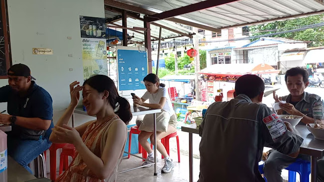 Opinii despre The Pad Thai Shop( ผัดไทกะรน) în เมือง - การบริการอาหารและที่พัก