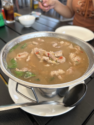 จางวางอิ่ม - การบริการอาหารและที่พัก