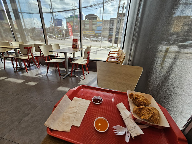 Comentarii opinii despre เคเอฟซี ศิลปากร ไดรฟ์ทรู