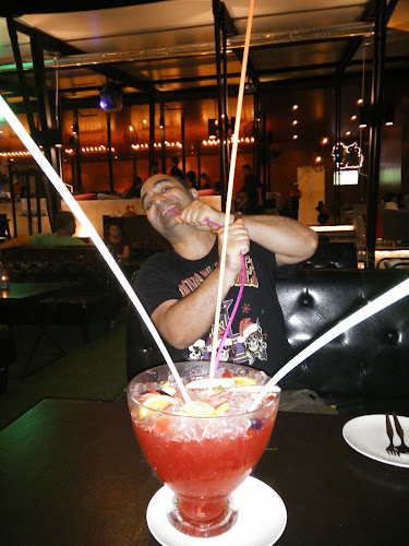 Sense of the sea - การบริการอาหารและที่พัก