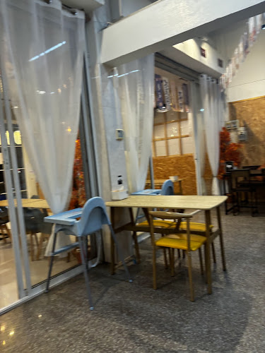 ยูเมะพลัสซูชิ - การบริการอาหารและที่พัก