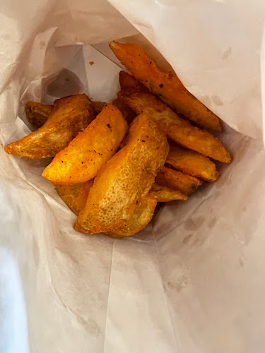 87 ถ. เยาวราช ตำบลตลาดเหนือ อำเภอเมืองภูเก็ต ภูเก็ต 83000