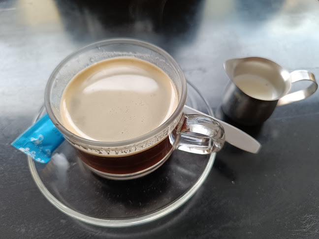 At All Cafe - อำเภอบางละมุง