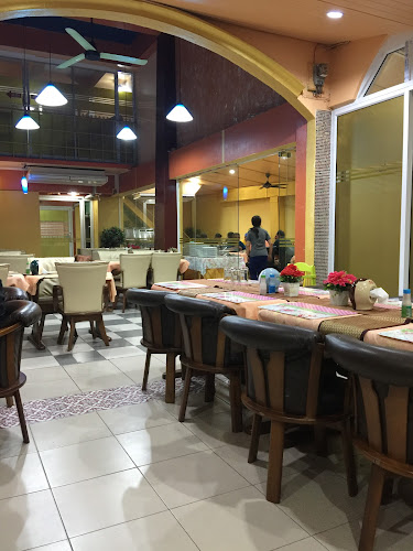 Kohinoor 2 Restaurant - การบริการอาหารและที่พัก