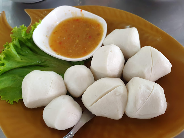 ลกเที้ยน ศูนย์รวมอาหารพื้นเมืองภูเก็ต - การบริการอาหารและที่พัก