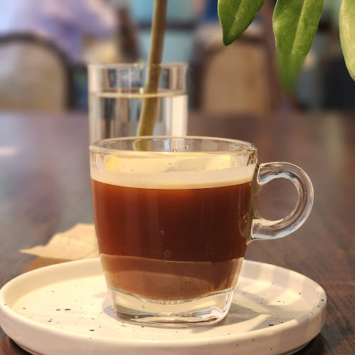 ร้านคุณตา Grandpa - การบริการอาหารและที่พัก