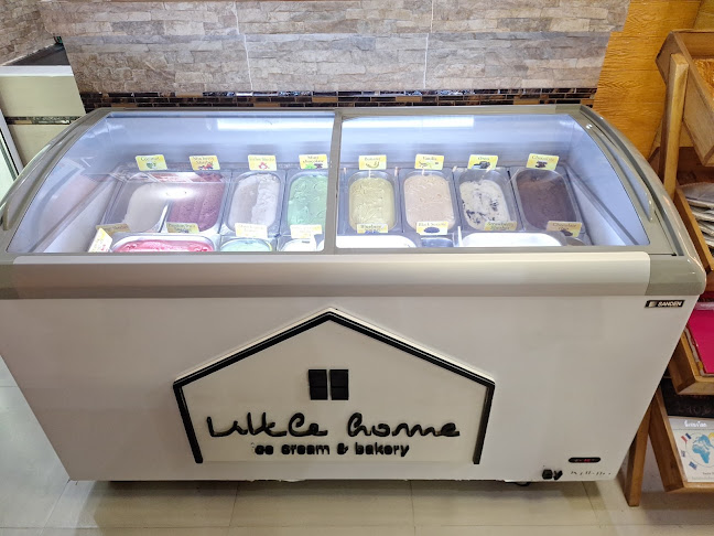 Little Home Ice cream & Bakery - การบริการอาหารและที่พัก