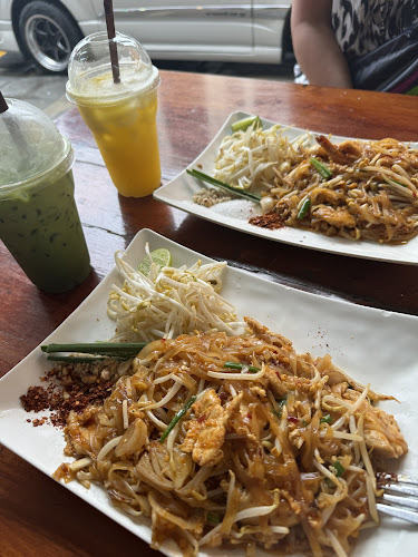 ร้านNumber.6 patong - การบริการอาหารและที่พัก