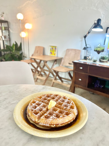 16 ถ. กระบี่ ตำบลตลาดเหนือ อำเภอเมืองภูเก็ต ภูเก็ต 83000