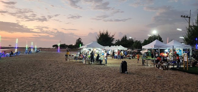 ตลาดแหลมรุ่งเรือง (ตลาดริมเล) - เมือง