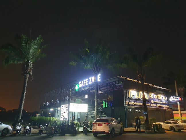 Comentarii opinii despre Safe Zone Bar