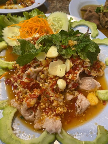 ข้าวต้มสันติโภชนา - การบริการอาหารและที่พัก