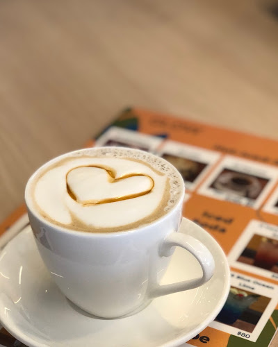 Opinii despre Glow - Your Reading Space în อำเภอหาดใหญ่ - การบริการอาหารและที่พัก