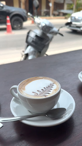 ลาฟาบริคเฟรนเบเกอรี่ - การบริการอาหารและที่พัก