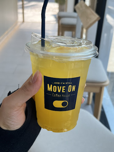 Opinii despre MOVE ON Coffee House în อำเภอธัญบุรี - การบริการอาหารและที่พัก