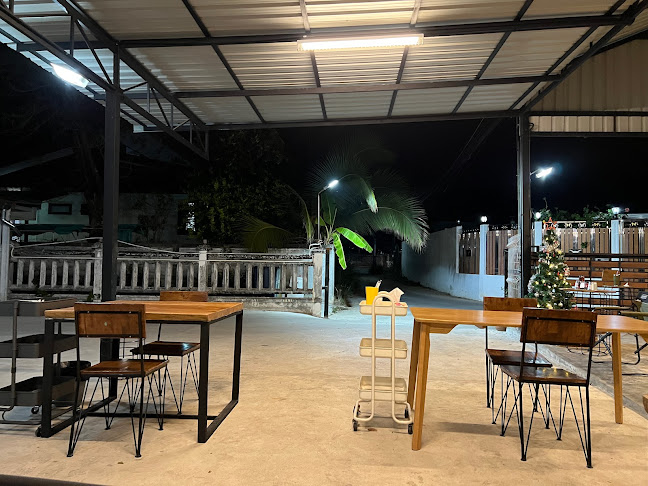 Riburs BBQ - การบริการอาหารและที่พัก