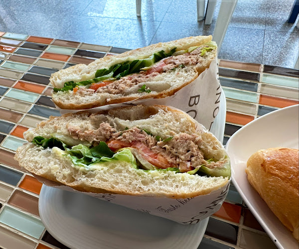 Opinii despre Cafe Lavazza Lukkan Mansion în อำเภอกะทู้ - การบริการอาหารและที่พัก