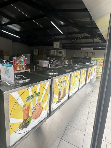 ไอศกรีมอรัญจา - การบริการอาหารและที่พัก