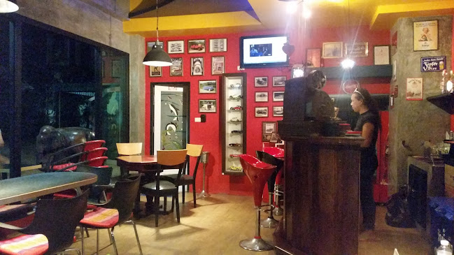 Bratwurst Peter - อำเภอกะทู้